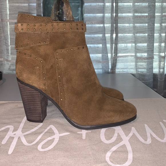 Vince Camuto Shoes - NWOT Vince Camuto Heel boots